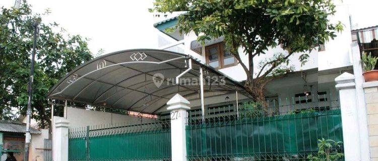 Rumah 2 lantai di mampang prapatan jakarta selatan 1