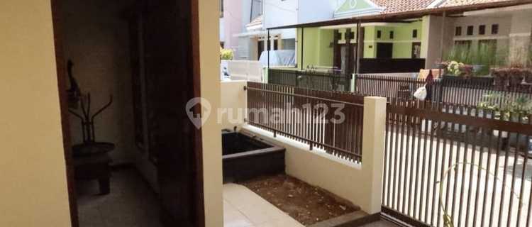 For Sale: Ready-to-Use Compact House in Logam Street Area, Buah Batu, Bandung 1
