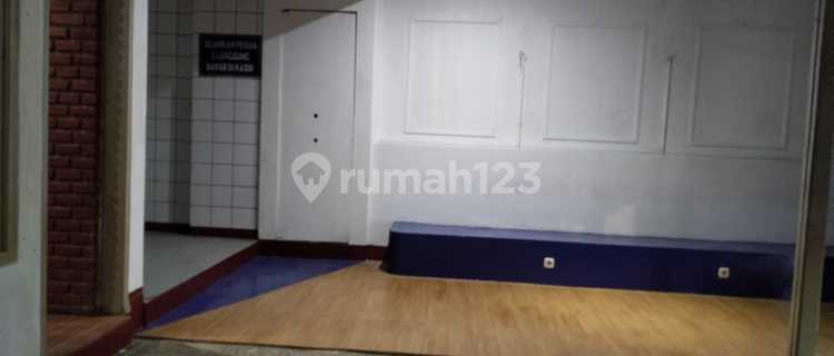 For Rent Ready-to-Use Shophouse in Karapitan Bandung 1
