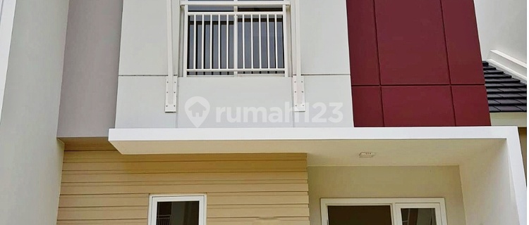 Rumah 2 Lantai Fasilitas Kolam Renang Summarecon Karawang Villagio 1