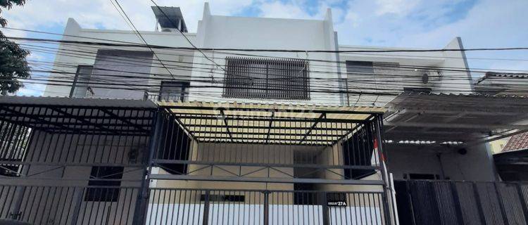 Rumah 2 Lantai Baru Semi Furnished SHM di Jalan Asem  1