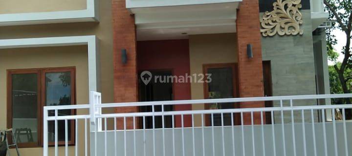 Rumah modern dilingkungan elit sekar tunjung dengan akses jalan mobil papasan  1