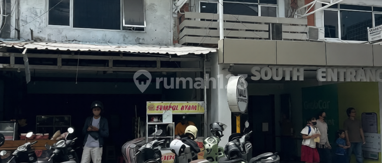 For Rent: 3-Story Shop House in Mall Area Level 21 Denpasar 1