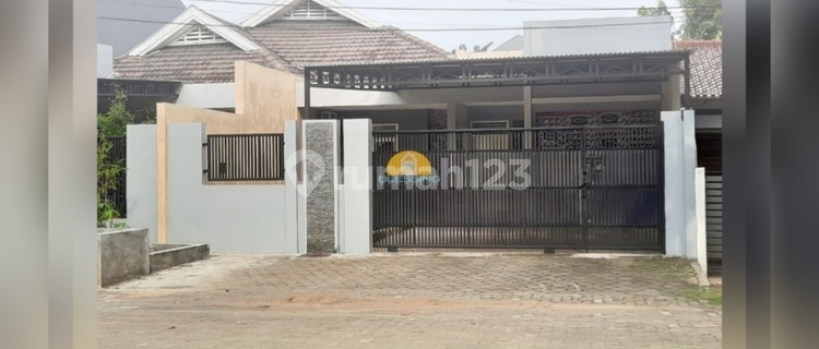 Single-Story Ready-to-Use House Puri Anjasmoro 1