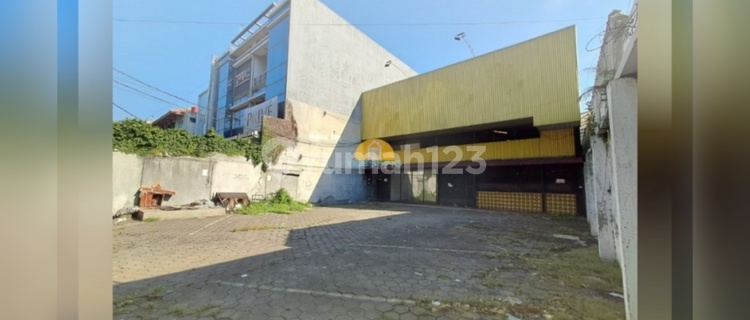 Ruang Usaha Pinggir Jalan Raya Strategis Tengah Kota 1