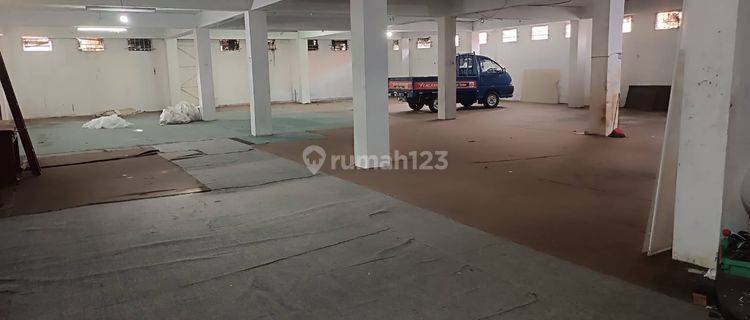 Disewakan Tempat Usaha Luas Strategis di Cempaka Putih, Jakpus 1