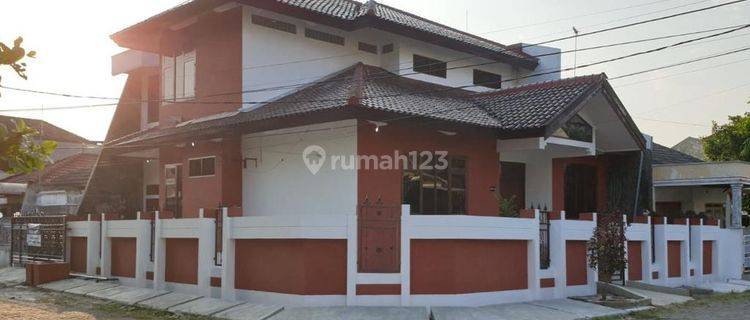 Rumah 2 Lantai bagus di anjasmoro Semarang barat 1