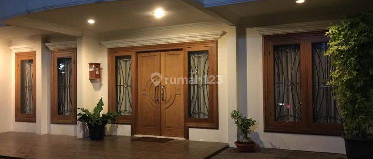 Rumah full Furnished di tengah kota Yang aman dan nyaman  1