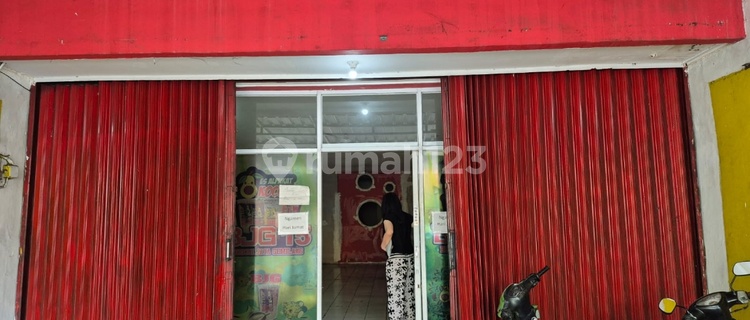 Commercial Space for Sale in Strategic Location Mrican Semarang 1