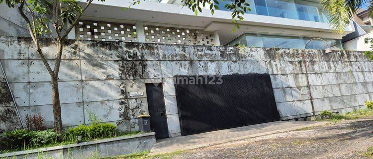 Rumah Semi Furnished Mewah Papandayan Semarang 1