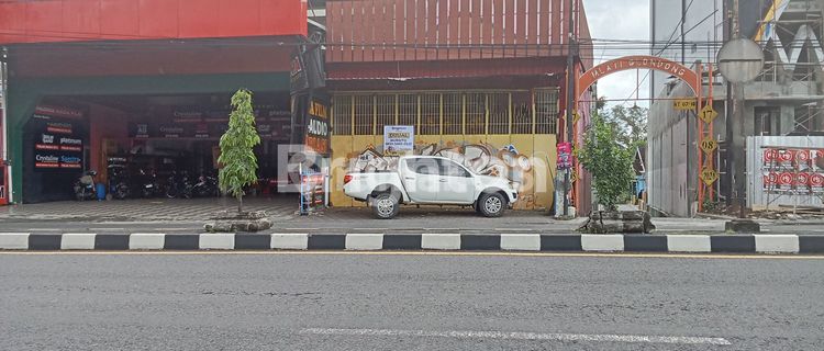 STRATEGIC SHOPHOUSE ON MAGELANG STREET 1
