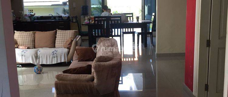 (H71) RUMAH SEMI VILLA DITENGAH KOTA Bagus 1