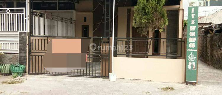 Rumah Baru Bagus Dekat ke Luwes Gentan  1