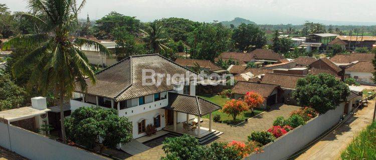 Villa cantik view pegunungan dan sawah di Gondanglegi Malang 1