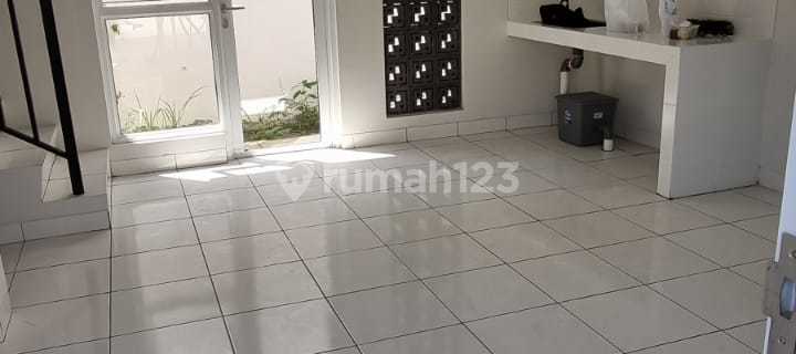 Rumah 2 Lantai Dayana Summarecon Bandung 1