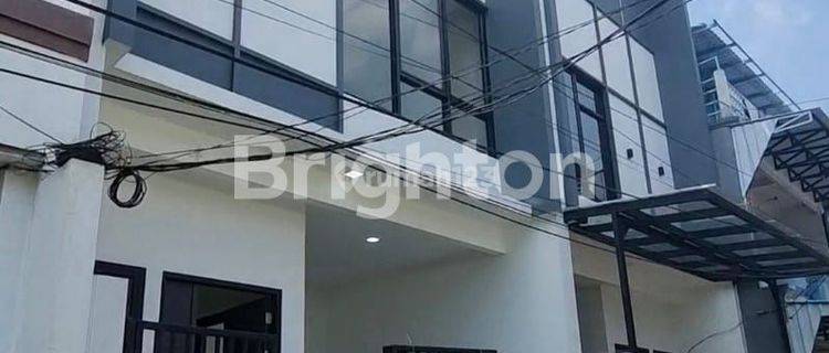 RUMAH BARU TANJUNG DUREN 3 LANTAI KAMAR MANDI CONNECTING 1