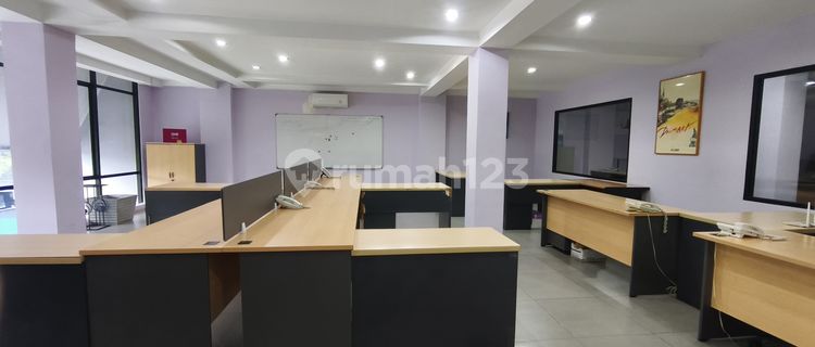 3-Story Business Ruko with Roof Top on Bendungan Hilir Main Road, Central Jakarta 1