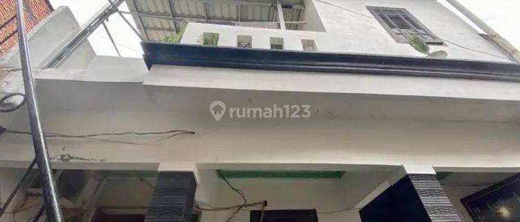 hunian 2 tingka dengan kos full di kawasan Jatinegara 1