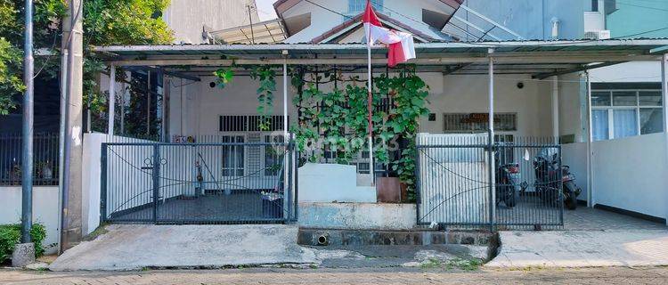 Investasi Menjanjikan Rumah Kos 10 Kamar di Lokasi Prime Bintaro  1