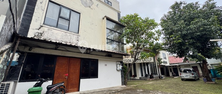 Gedung Kantor Siap Pakai di Jagakarsa - Luas dan Strategis 1