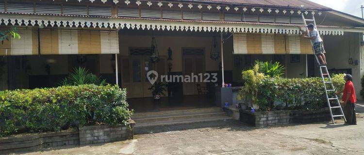 Rumah lama 1888 di tengah kota Yogyakarta  1