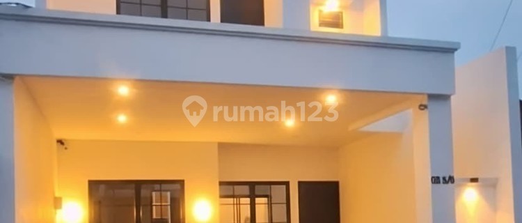 Rumah Baru dengan Furnished Baru Style Modern Tropis Smart Home 1