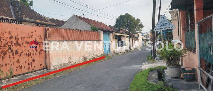 Rumah Tengah Kota Solo Dekat Dengan Stasiun Balapan Solo 1