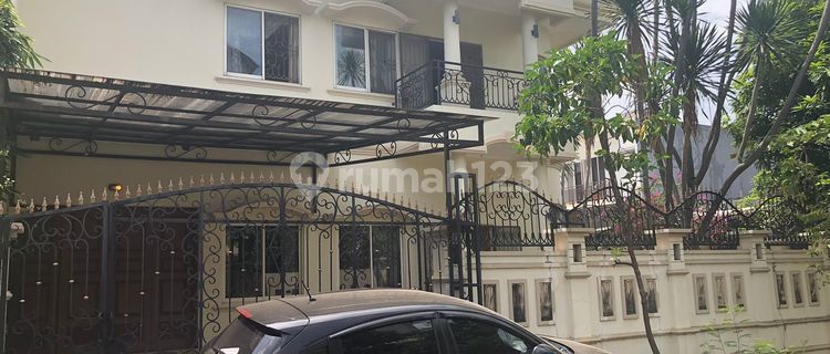 Di  Gading Griya Lestari SHM Hook Mewah Semi Furnish 1