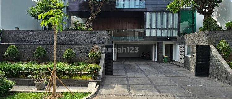 Rumah Mewah Design Modern di Simprug Golf. ID 9439 1