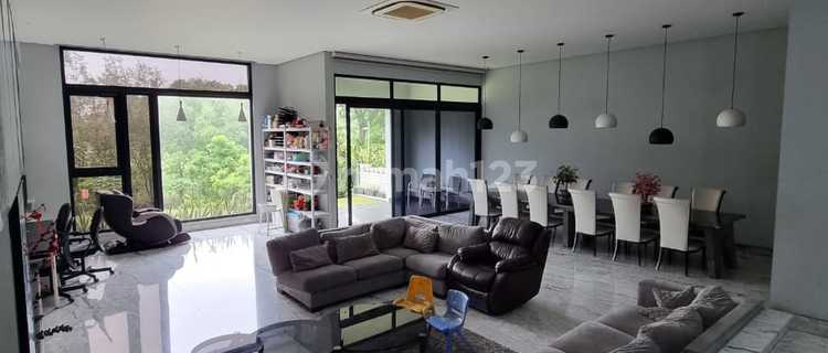 Rumah Mewah Pik View Golf 1
