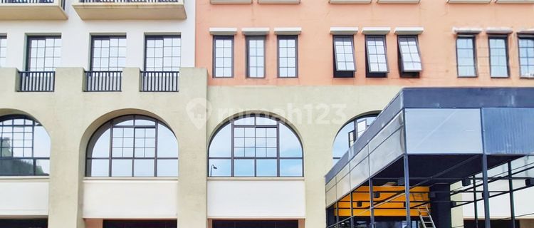 FOR SALE RENOVATED SHOPHOUSE IN KELAPA GADING, BUSY LOCATION 1