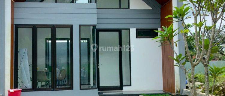 Rumah villa di raya Prigen Jawa timur dekat jalan utama 1