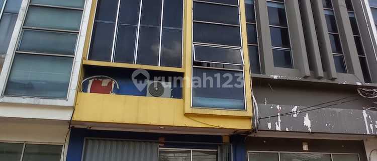 Roadside Shop-House on Jl. Raya Duren Tiga. Suitable for Office/Business. 1