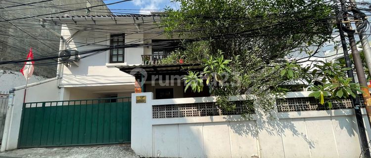 Nice House on Jl. Pulo Raya I, Kebayoran Baru. Strategic Location. 1
