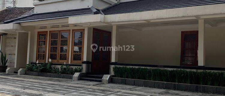  Rumah Unfurnished Bagus SHM - Sertifikat Hak Milik di Dipati Ukur Sayap dago, Sayap Dago 1