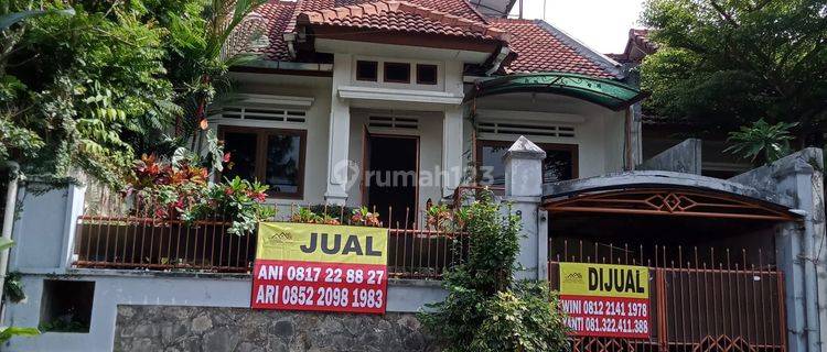 Rumah 2 Lantai Bagus Unfurnished SHM di Komplek Pondok Hijau , Bandung 1