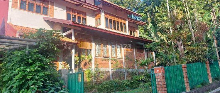 Rumah 2 Lantai Bagus Cigadung Cibeunying Dago Bandung 1