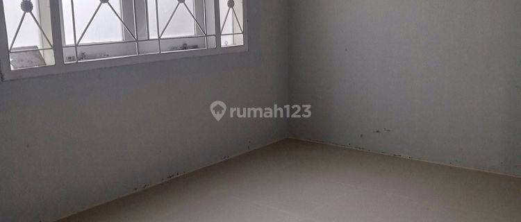 Jual Rumah Kota Baru Parahyangan Tatar Banyaksumba Unfurnished 1