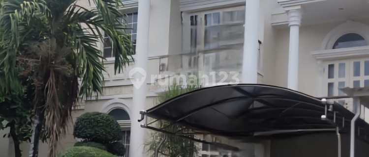 Rumah Citraland Surabaya Bagus Luas 12X24 Model Classic 1