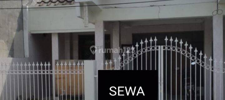 Sewa Rumah Simpang Darmo Permai Kamar 4 Murah 1