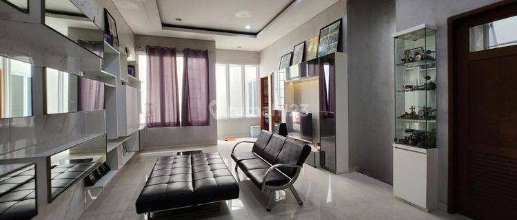 Rumah 2 Lantai Di Kelapa Gading, Full Furnish, Siap Huni, 1