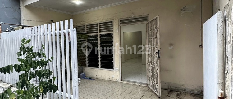 Disewakan Rumah 2 Lantai di Bandengan 1