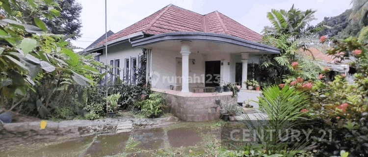 Rumah Gaya Eropa dijual Cepat Hitung Tanah lokasi Taman Kencana 1