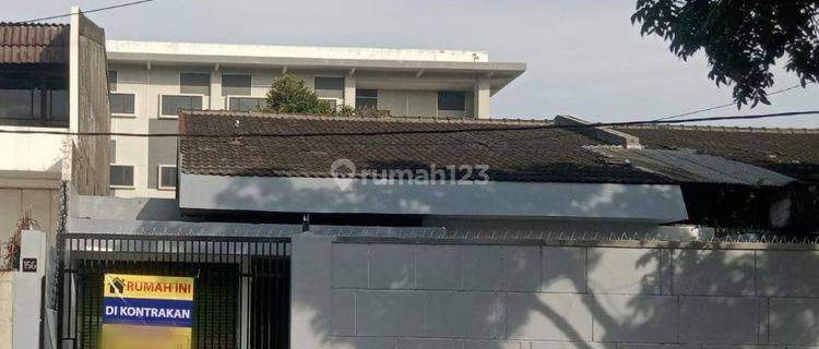 Strategis hadap timur untuk tinggal / kantor komplek sumber sari samping  exit tol pasirkoja 1