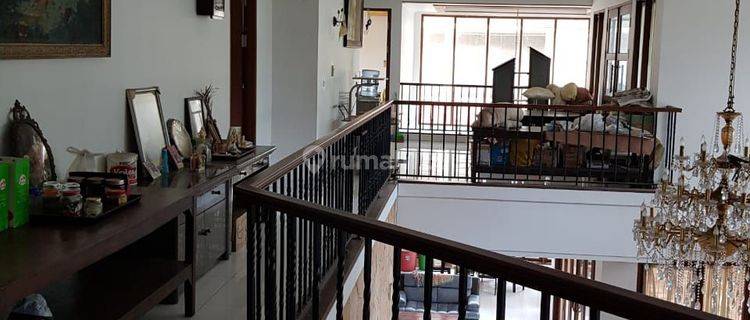 Dijual Cepat Rumah besar 2 lantai dengan halaman luas di Giriloka BSD 1