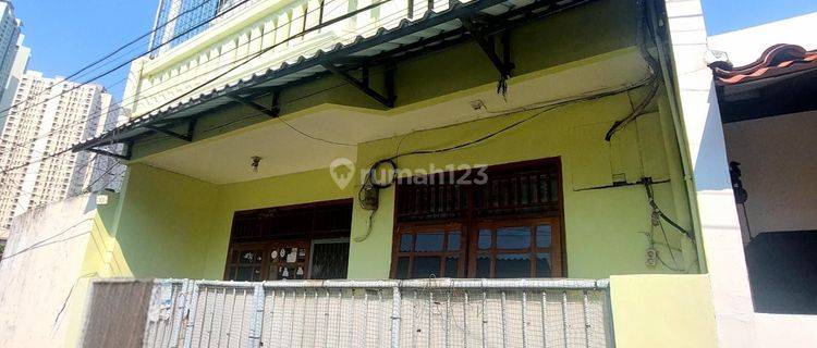 Rumah 2 Lantai Tanjung Duren Dekat Pasar Kopro Sudah Renov Gang Motor Semi Furnished 1