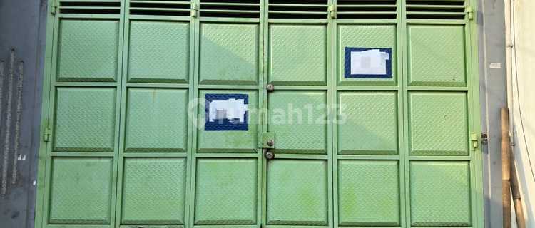 3-Story Shop House for Rent in Pinang Kunciran Tangerang 5x11 1