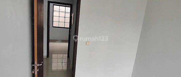 Sewa Rumah di Green Lake City 1