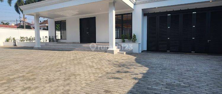 Rumah Bagus di Kebayoran Baru Jakarta Selatan  1