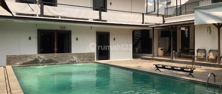 Rumah di Kemang Timur Jakarta Selatan  1